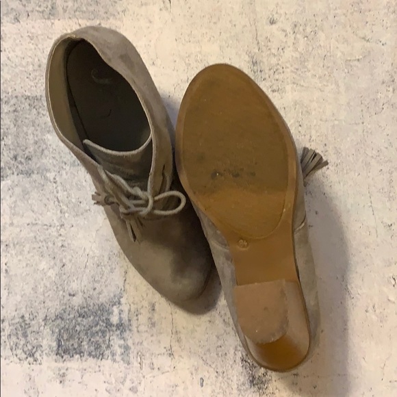 ✨GRAY SUEDE FEEL BOOTIE WITH TASSEL TIE LACES ✨ - Picture 4 of 6